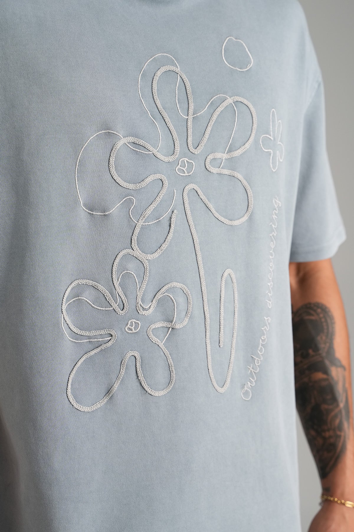 T-shirt « Flowers » – Gris